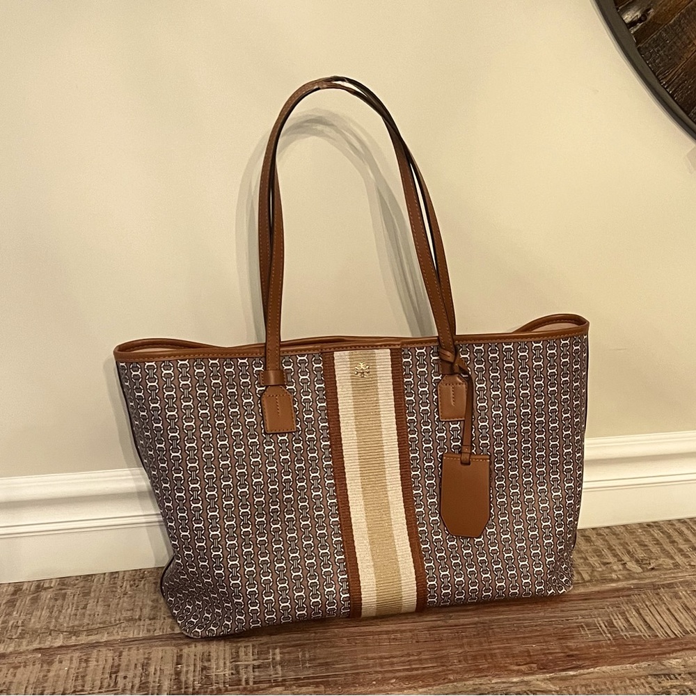 Tory Burch Gemini link tote.